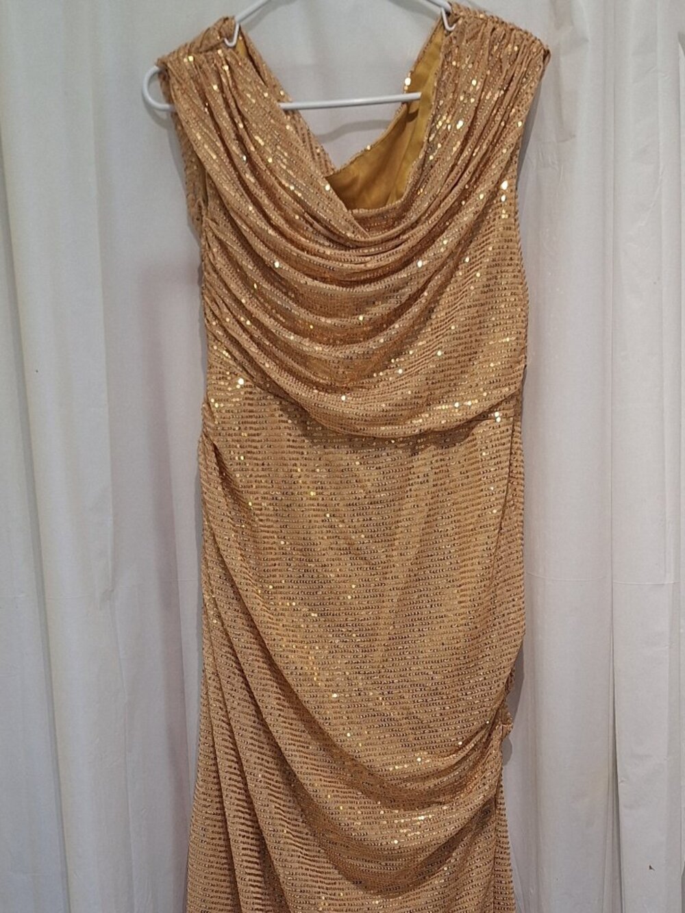 Pure Gold!! Full length, fully sequined gown, Size 16 NWT Plus Size